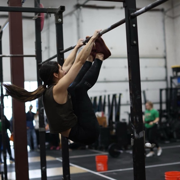 Meet your Posher, Casey - Picture 3 of 4